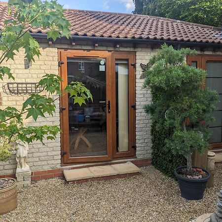 Sunnyside Annexe Bed & Breakfast Wheatley Bagian luar foto