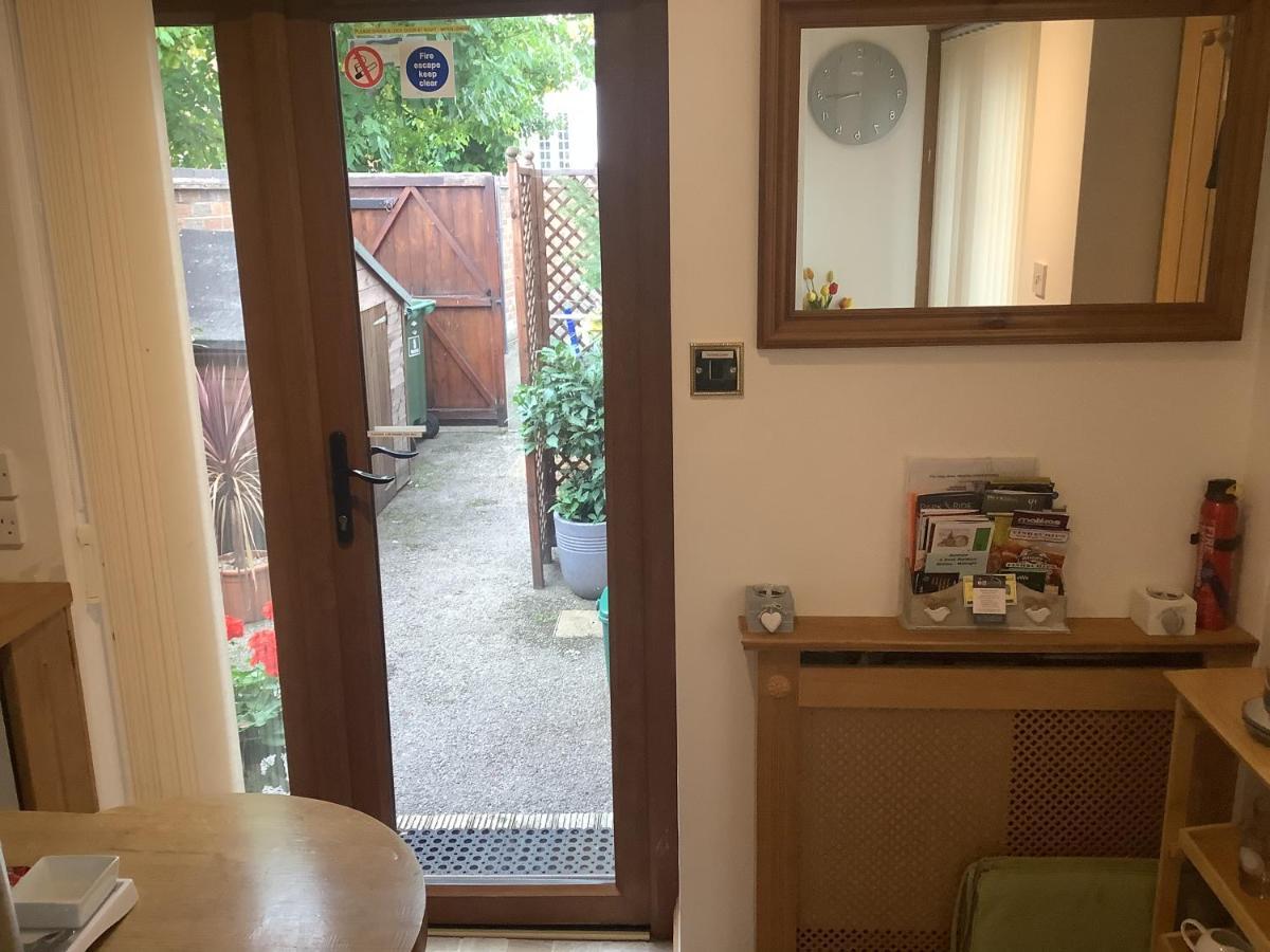 Sunnyside Annexe Bed & Breakfast Wheatley Bagian luar foto